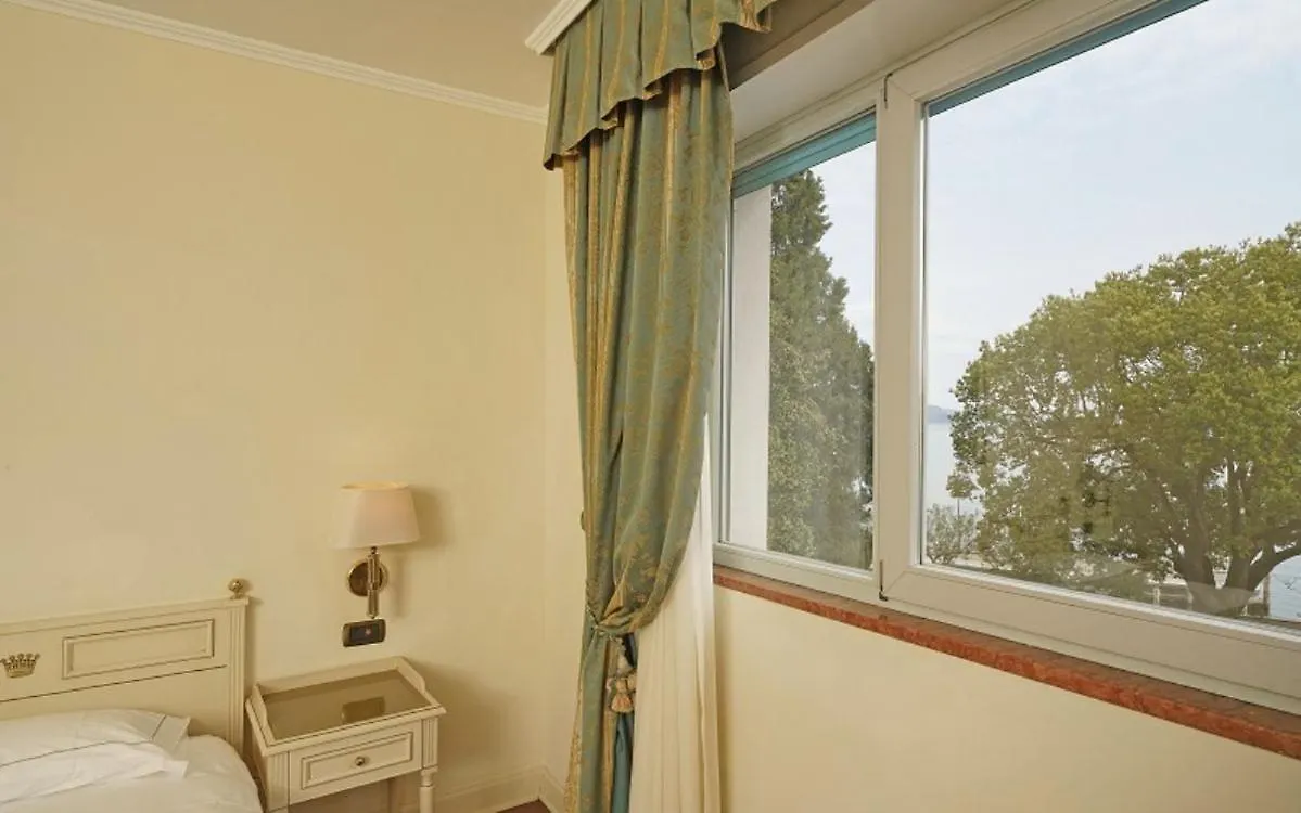 Hotel Savoy Palace Gardone Riviera Italien
