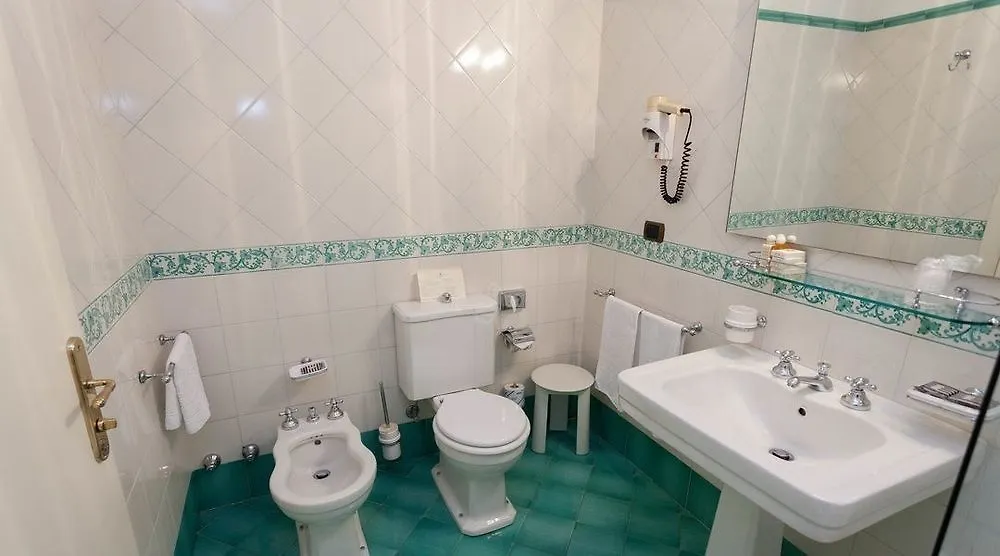 Hotel Savoy Palace Gardone Riviera 4*,