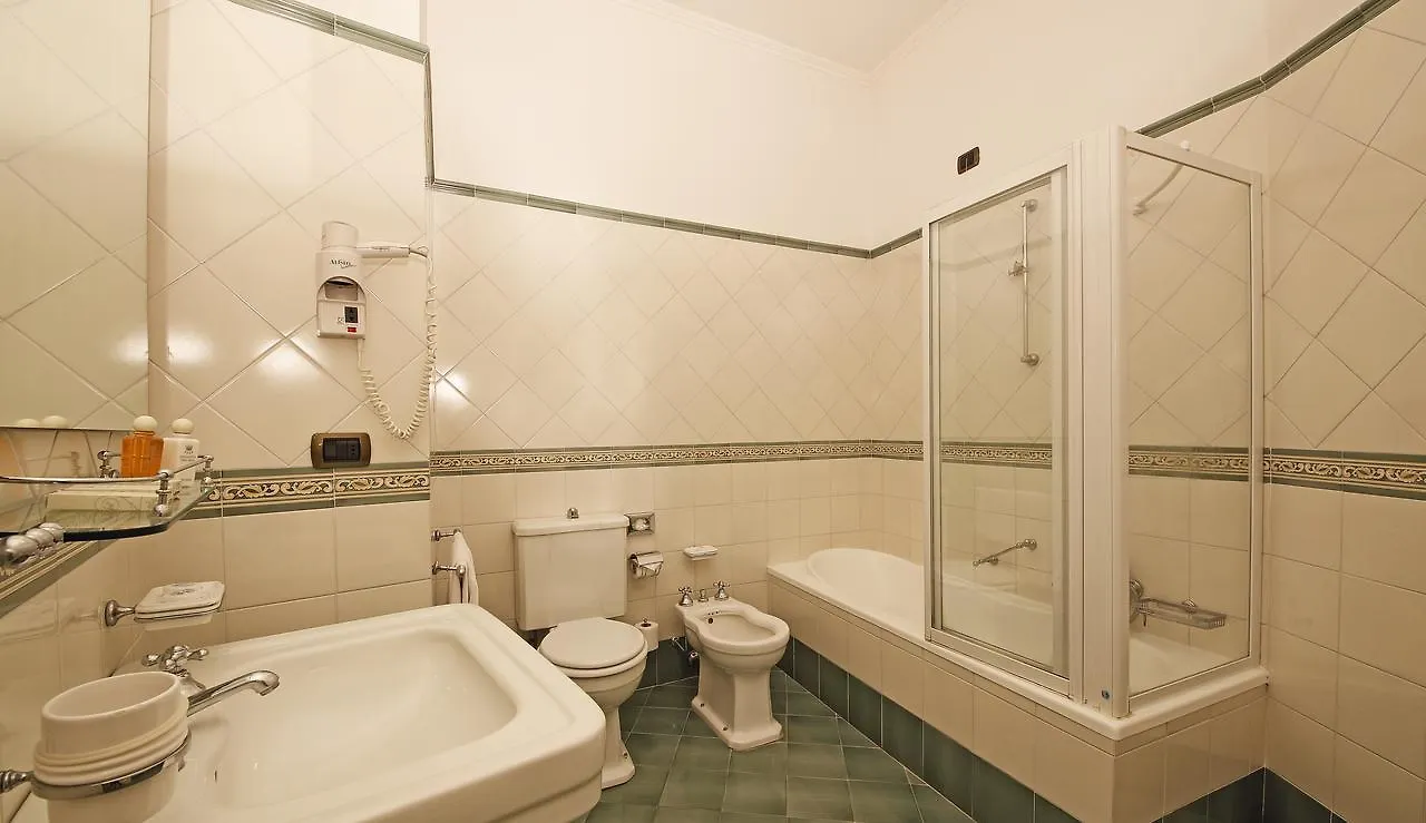 Hotel Savoy Palace Gardone Riviera Italien