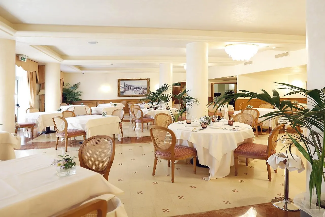 Hotel Savoy Palace Gardone Riviera Italien