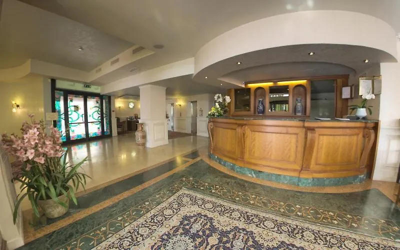 Hotel Savoy Palace Gardone Riviera Italien