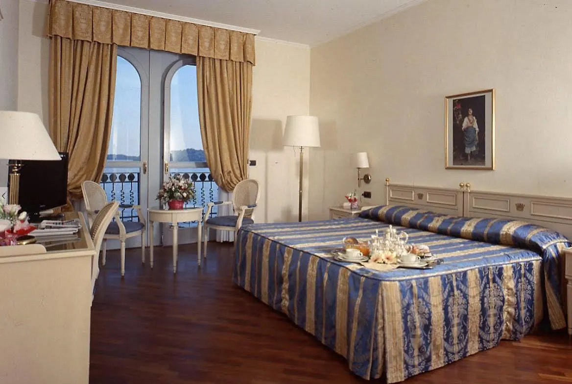 Hotel Savoy Palace Gardone Riviera 4*,